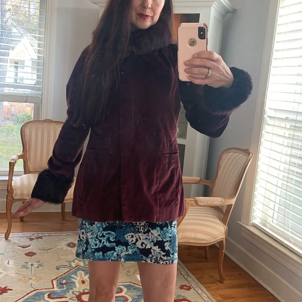 TAHARI Designer Velvet Genuine Fur coat jacket wine red purple M 8 $450 - Picture 8 of 12